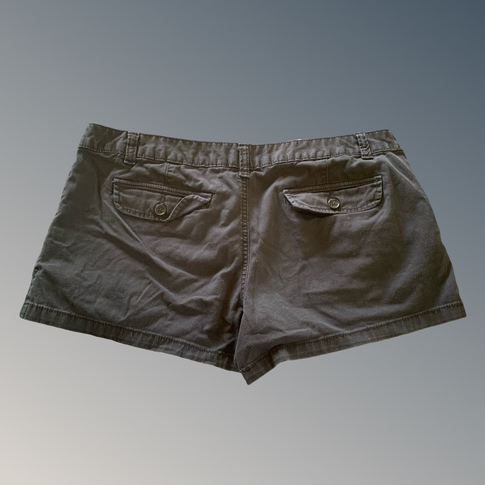 Shorts - Picture 2 of 3